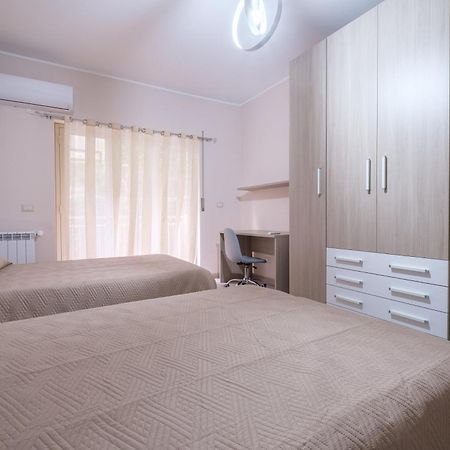 Damilhouse 4 Apartment Messina Bagian luar foto