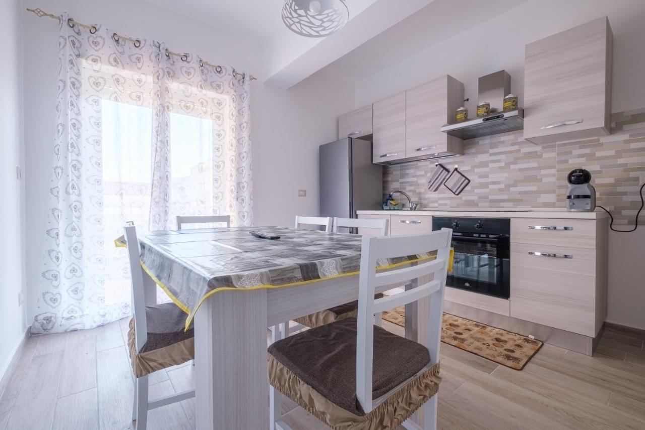 Damilhouse 4 Apartment Messina Bagian luar foto