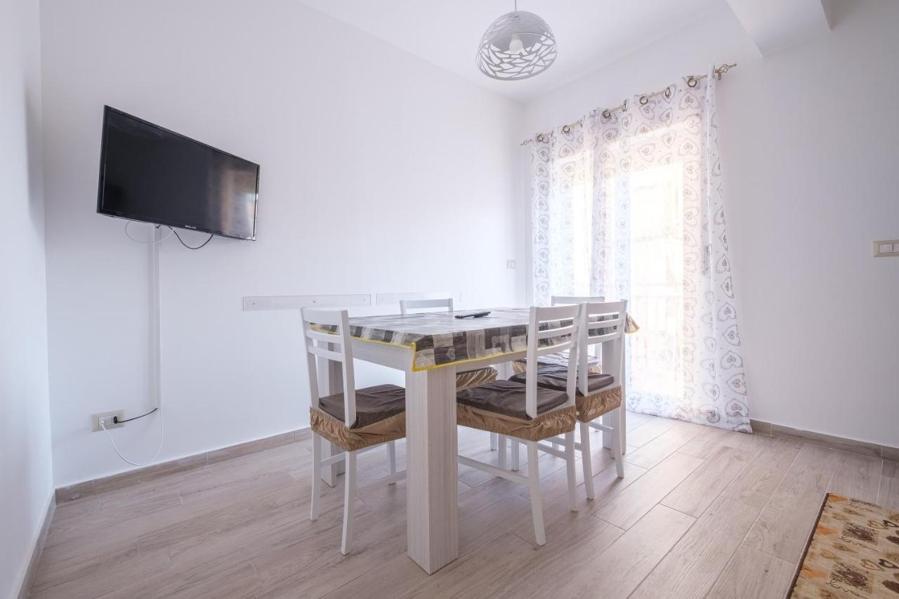Damilhouse 4 Apartment Messina Bagian luar foto