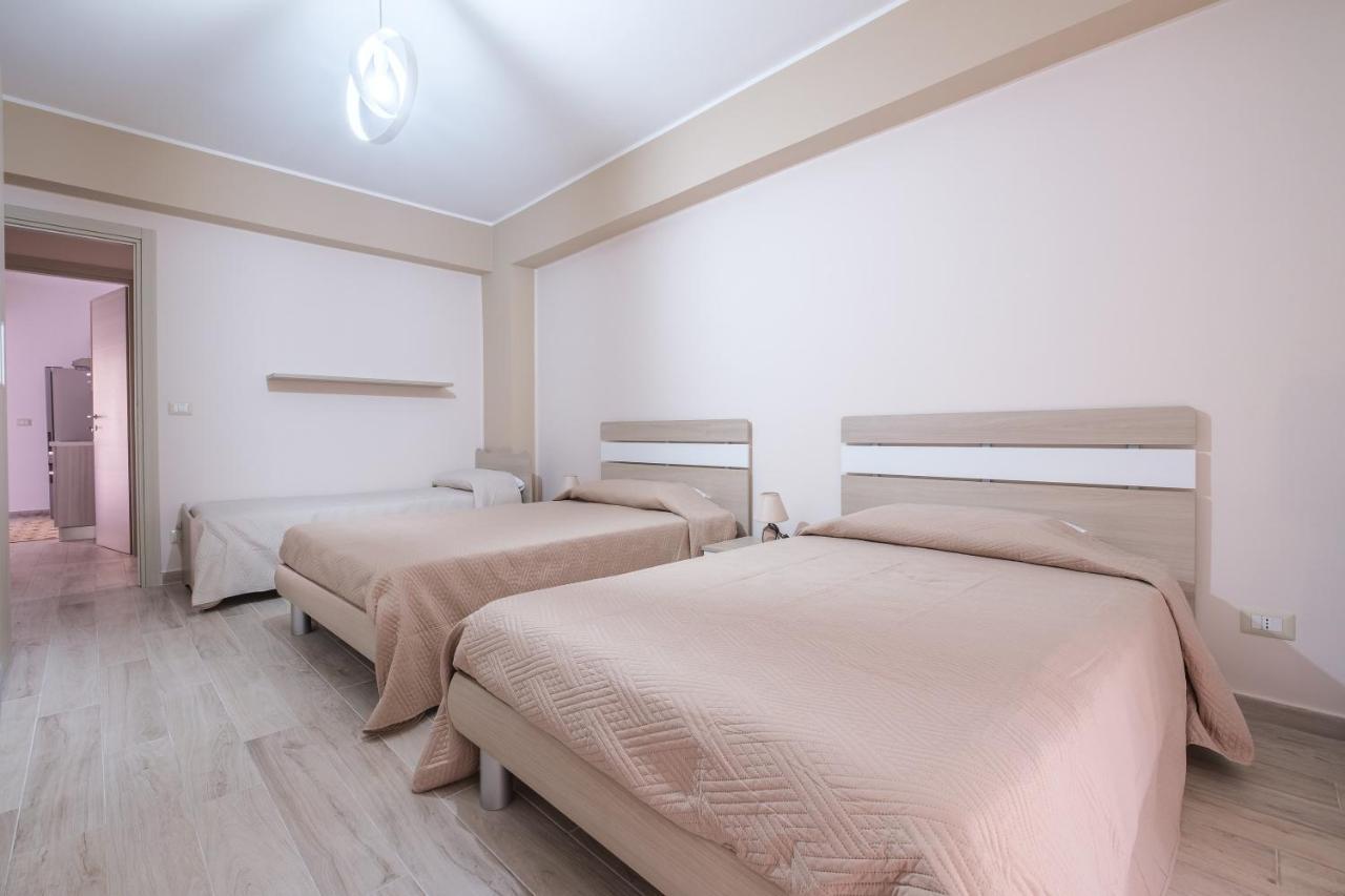 Damilhouse 4 Apartment Messina Bagian luar foto