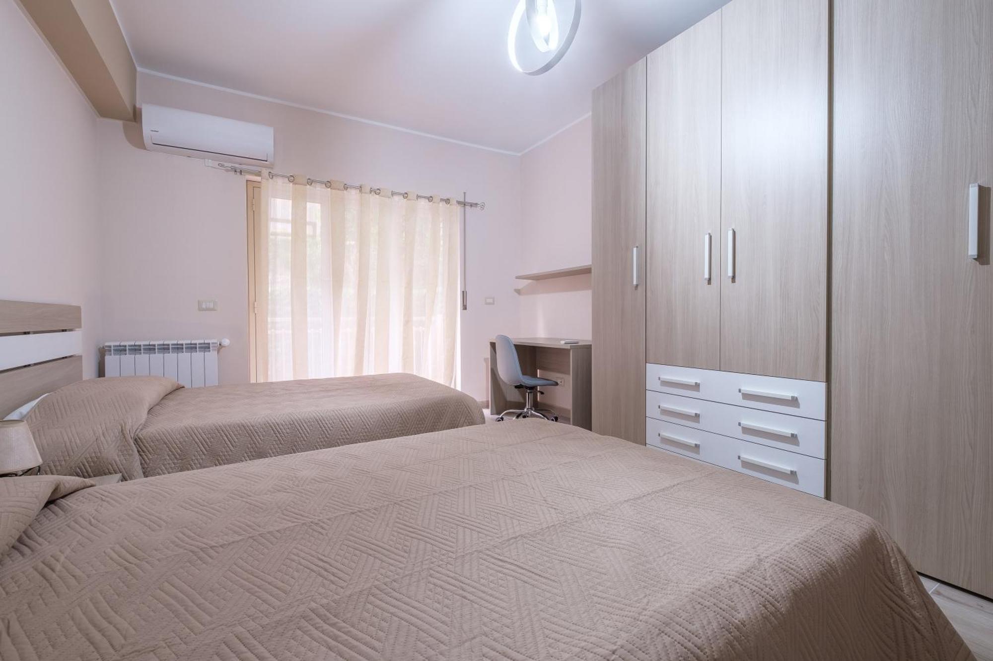 Damilhouse 4 Apartment Messina Bagian luar foto